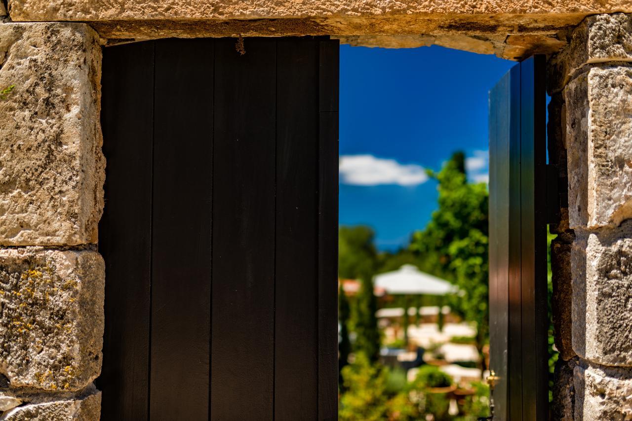 North Point Rooms Antipata  Экстерьер фото