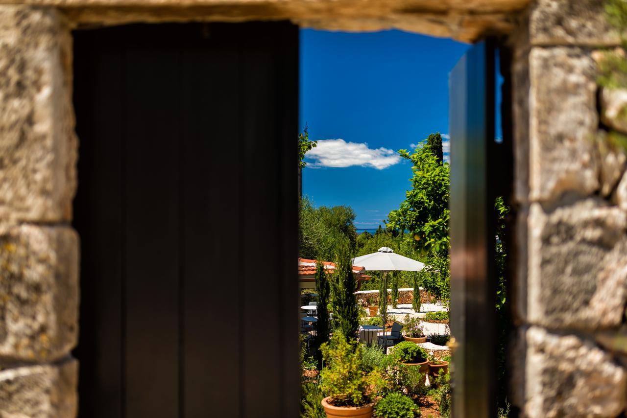 North Point Rooms Antipata  Экстерьер фото